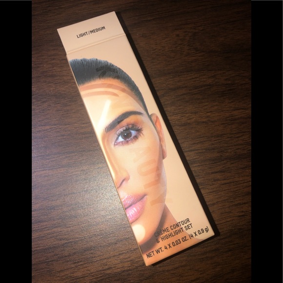 KKW CONTOUR SET LIGHT MEDIUM - Picture 1 of 1